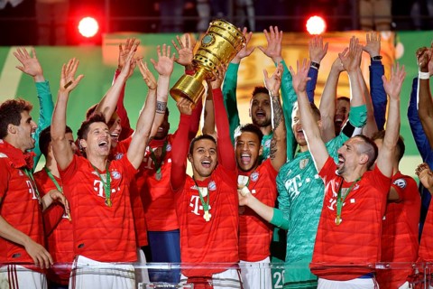 Thiago Alcantara FC Bayern Munich with cup