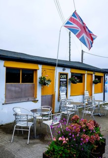 Cafe with outdoor seating