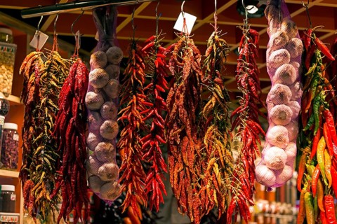 Hanging garlic and chilli