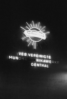 Illuminated advertising for the VEB Vereinigte Mundharmonika Werke