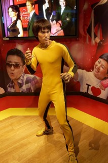 Bruce Lee figure in front of Madame Tussauds wax museum