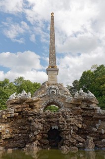 Obelisk Fountain
