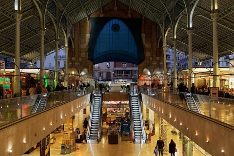 Historic market hall with restaurants and shops