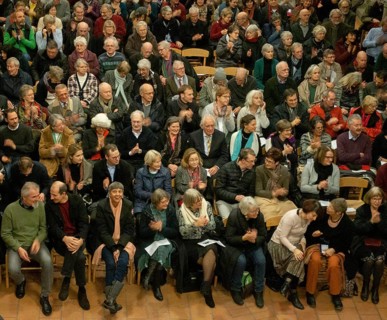 Audience applauds