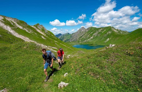 Hiker on hiking trail Jubilaumsweg