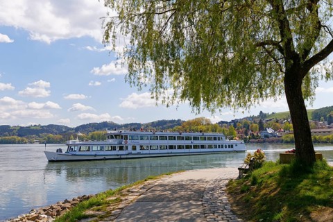 Excursion boat
