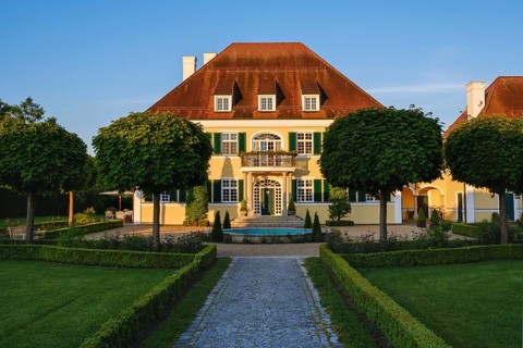 Hotel Gut Altholz near Plattling