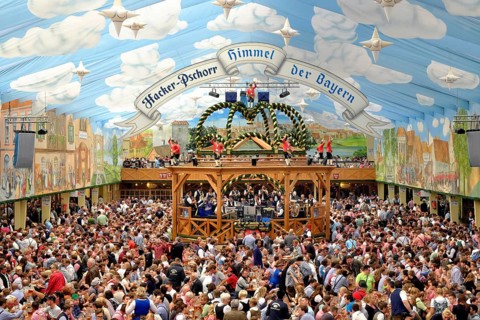 Many Wies'n visitors in the Hacker-Pschorr beer tent