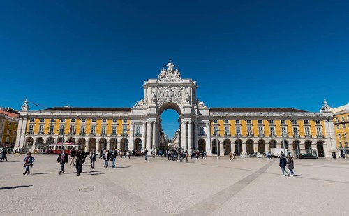 Arco da Vitoria at Praca do Comercio