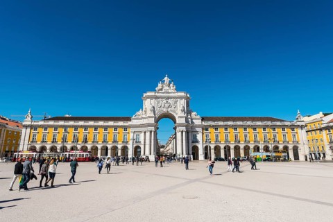 Arco da Vitoria at Praca do Comercio