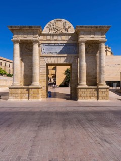Bridge Gate Puerta del Puente