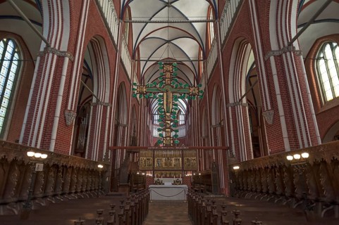 Double-sided cross altar with Christ
