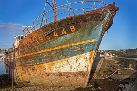 Shipwrecks of old fishing boats