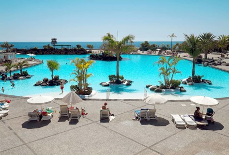 Parque Maritimo outdoor pool of Cesar Manrique