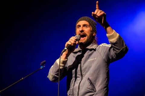 The Swiss singer and songwriter Shem Thomas live at the Schuur Lucerne