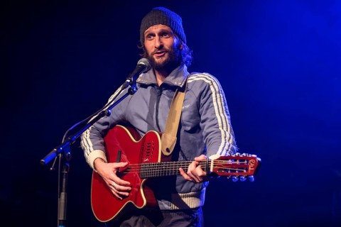 The Swiss singer and songwriter Shem Thomas live at the Schuur Lucerne
