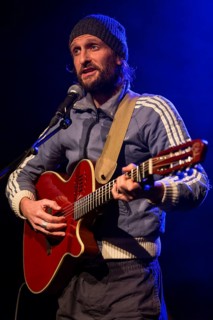 The Swiss singer and songwriter Shem Thomas live at the Schuur Lucerne