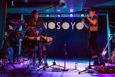 The Dutch-German pop duo Nosoyo with singer Donata Kramarz and drummer Daim de Rijke live in the Schuur Lucerne