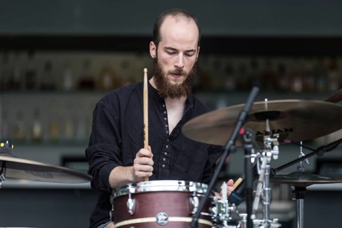 The Swiss music trio Forlorn Elm with David Friedli at the Gitrarre