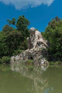 Sculpture of the Apennines made of rock