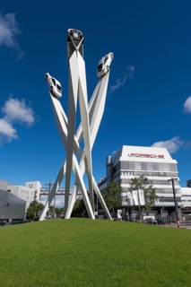 Porsche plants and sculpture Inspiration 911 on Porscheplatz