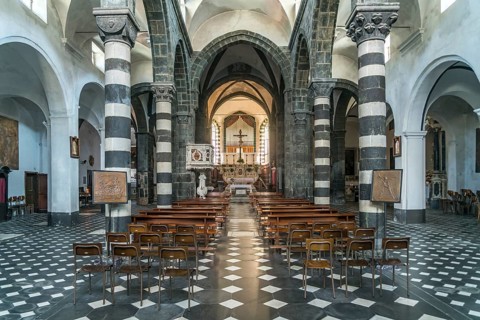 Interior of the Gothic Chiesa di Sant'Andrea Apostolo