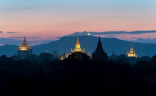 View of Thatbyinnyu temple