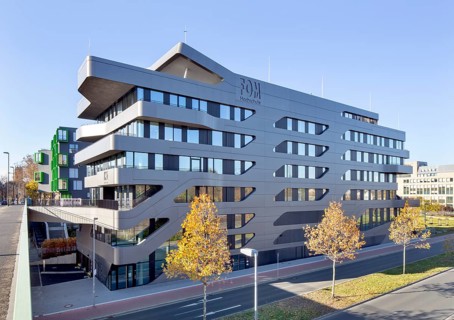 Private university FOM