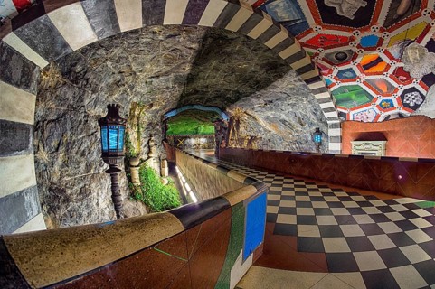 Underground station Kungstradgarden