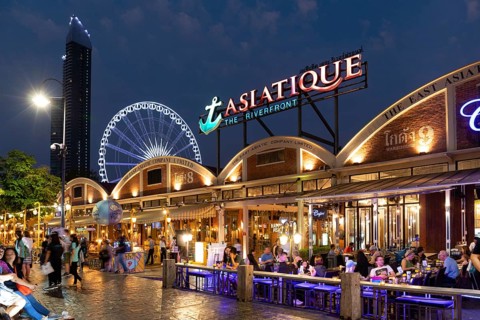 Asiatique the Riverfront at dusk