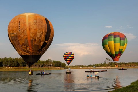 Balloon festival in Singha Park