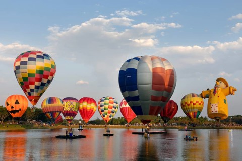Balloon festival in Singha Park
