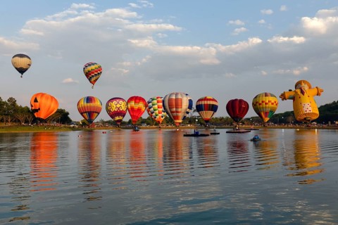 Balloon festival in Singha Park