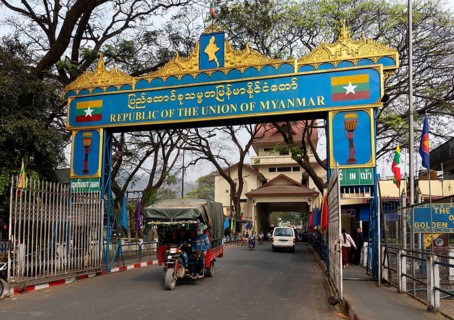 Border crossing to Tachilek