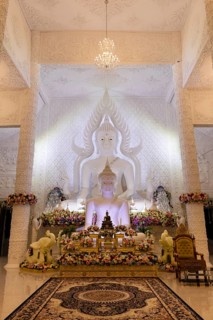 Buddha statues in the white prayer hall