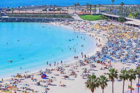 Many people bathing
