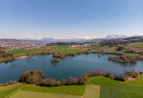 Castle Mauensee and Lake Mauensee
