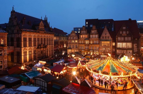 Christmas Market at the Market Square with House Schutting