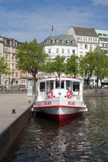 Pier at Jungfernstieg