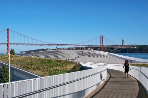 View from the pedestrian bridge to the roof of the museum MAAT