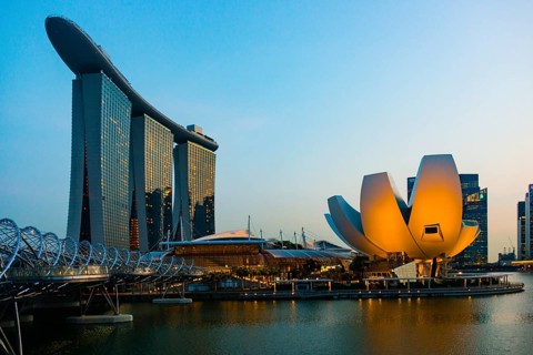 Marina Bay Sands hotel and ArtScience Museum at dusk