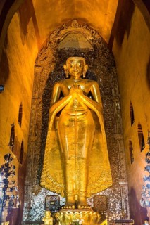 Giant Golden Buddha in Ananda Pahto Temple