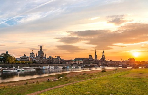 Sunset from the Carolabrucke with view of the Elbe meadows Konigsufer