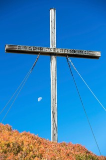 World Peace Cross on the Simmel in autumn