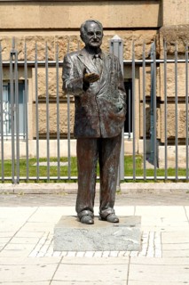 Johannes Rau memorial in front of Villa Horion