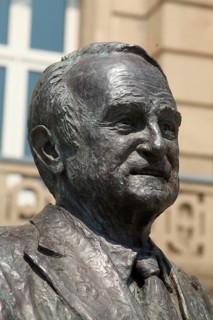 Johannes Rau memorial in front of Villa Horion