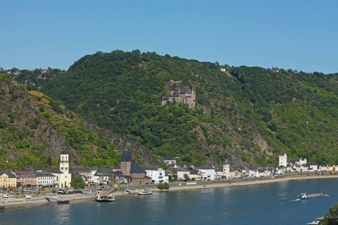 Rhine bank with Old Town and Katz Castle