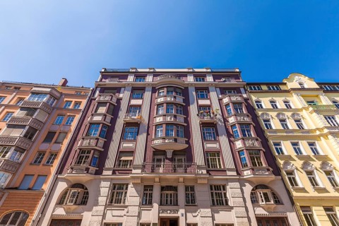 Multi-family houses with bay window