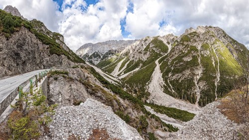 Mountain pass road Hahntennjoch