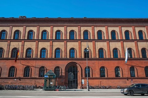 Ludwig-Maximilians-Universitat university